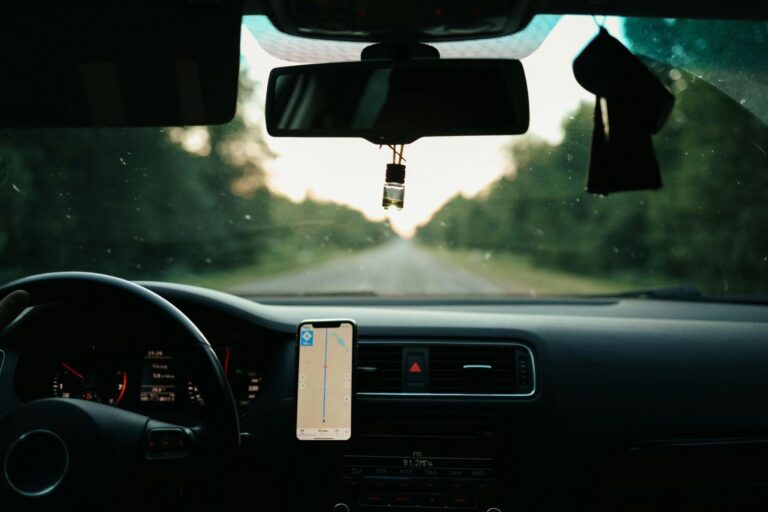 Top Smart In-Car Entertainment Systems for a Seamless Drive